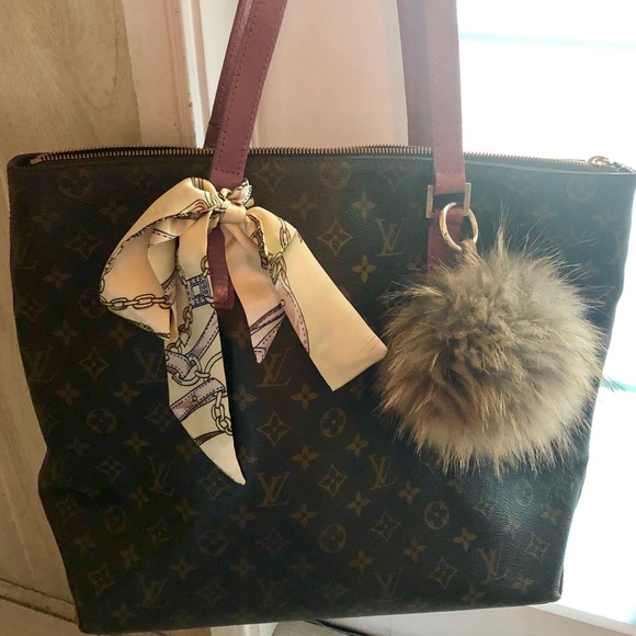 Louis Vuitton Handbags - 100% Authentic Louis Vuitton Cabos Mezzo